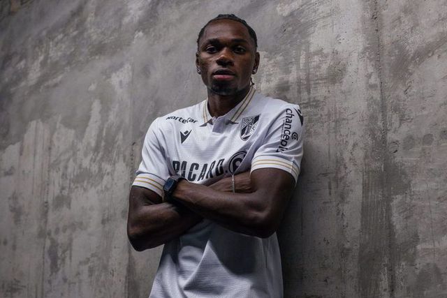 «Dieu Michel tem oportunidade de ouro» no Vitória de Guimarães