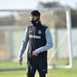 Gonçalo Inácio quase incógnito no treino do Sporting (foto: Miguel Nunes)