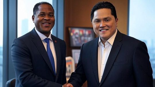 Indonésia anuncia Kluivert como selecionador e contrata também... Van Gaal