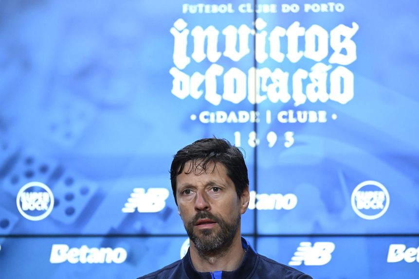 Vítor Bruno projetou encontro com o Sporting