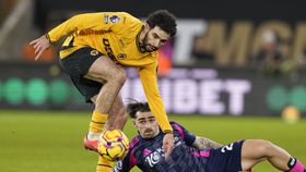 Nottingham Forest bate Wolverhampton de forma clara em duelo de treinadores portugueses