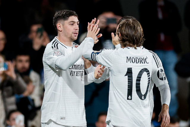 Real Madrid aplica 'chapa cinco' e avança na Taça do Rei