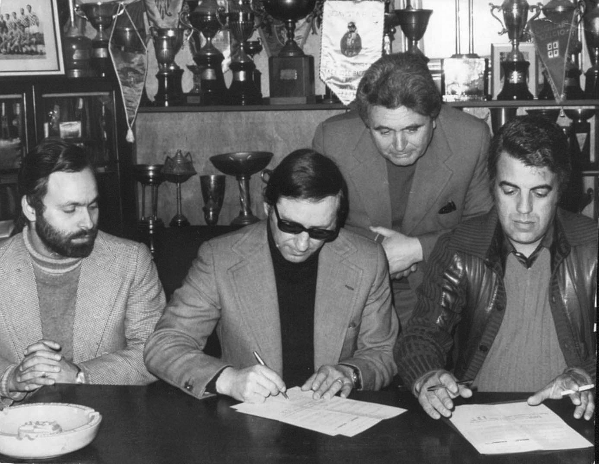 Ao lado de Valentim Loureiro quando assinou pelo Boavista