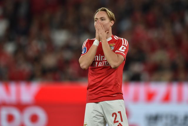 Andreas Schjelderup, 20 anos, assinou até 2028 e tem cláusula de rescisão de 100 milhões de euros