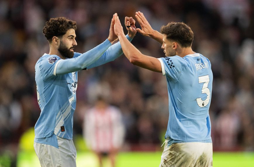 Rúben Dias e Josko Gvardiol tem formado dupla de centrais no Man. City, mas estão ambos lesionados