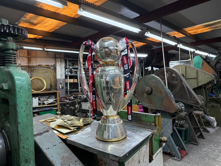 O troféu da Liga Portugal - Foto: D.R.