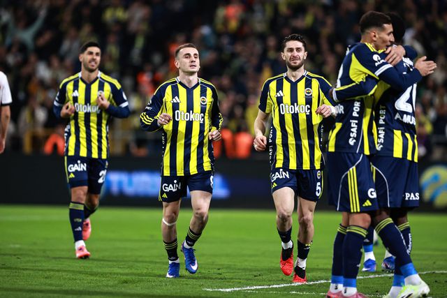 Akturkoglu foi titular e marcou no primeiro jogo do Fenerbahçe em 2026