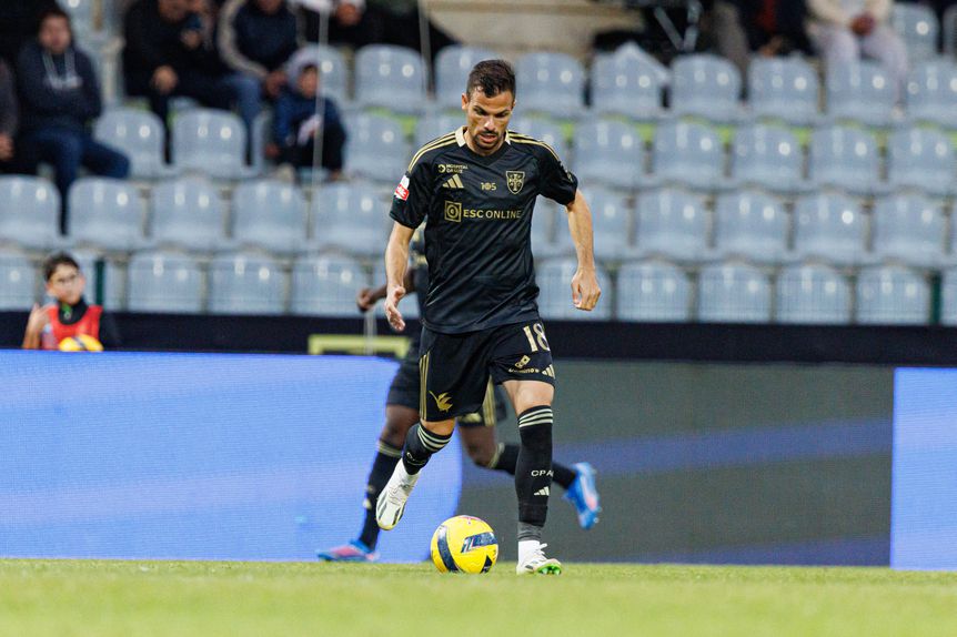 André Geraldes falha reencontro com antiga equipa devido a castigo