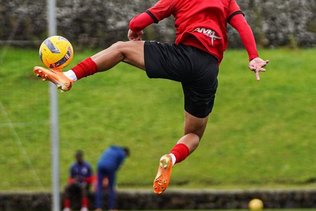 Gustavo Klismahn regressa ao Santa Clara após empréstimo ao Vissel Kobe - Foto: Santa Clara