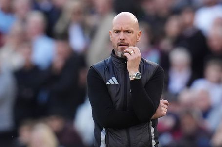 Erik ten Hag estava desempregado desde que saiu do Leverkusen