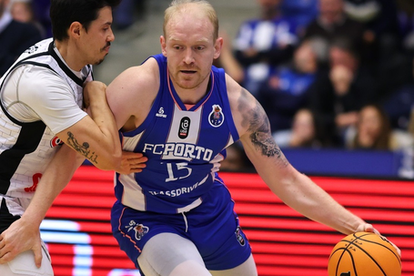Tanner Omlid marcou 7 dos seus 13 pontos no arranque do 4.º período        Fotografia FC Porto