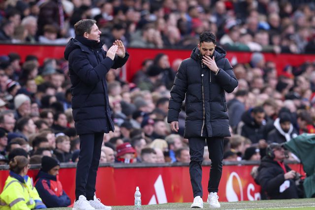 Oliver Glasner e Ruben Amorim durante duelo entre Crystal Palace e Manchester United