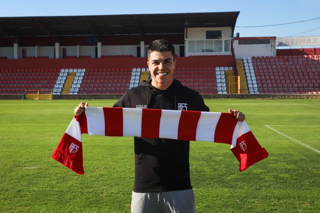 Roni apresentado na Vila das Aves - Foto: Aves SAD