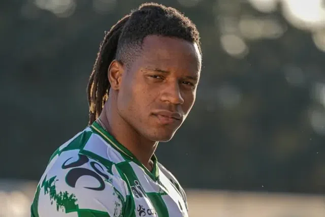 Cédric Teguia poderá ser titular contra o Tondela - Foto: Manuel Fernando Araújo/LUSA