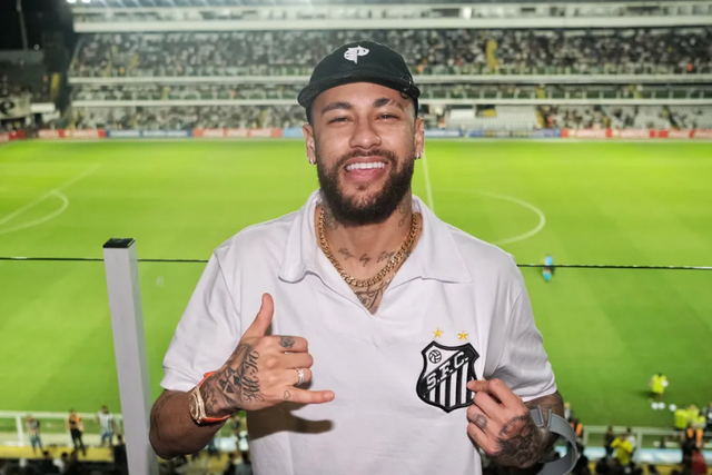 Neymar aceita convite do Santos para assistir ao jogo com o Corinthians