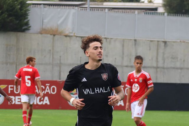 'Tubarões' europeus seguem goleador dos juvenis do Casa Pia