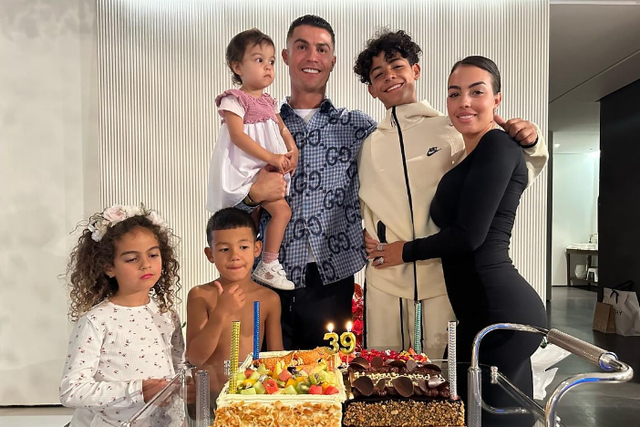 Cristiano Ronaldo mostra como festejou o aniversário