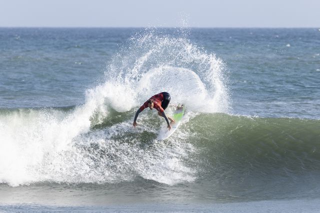 'Kikas' eliminado no Pipeline Pro