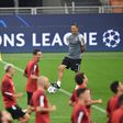Benfica quase na máxima força e com dois "bês" no treino