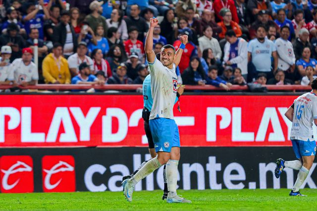 Paga aos colegas do Cruz Azul 500 dólares... por assistência