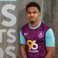 Marcus Edwards com o equipamento principal do Burnley