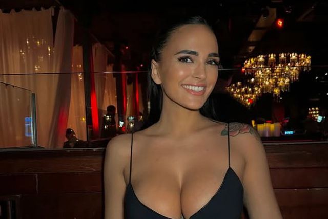 Disse que Casillas não teve mãos para ela, foi ameaçada e defendeu-se