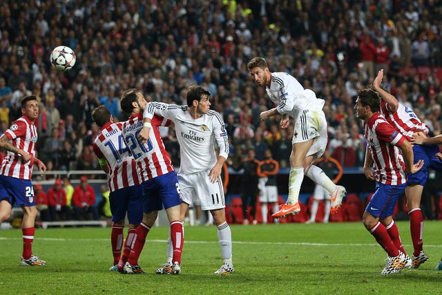 Sergio Ramos a cabecear para o golo, em Lisboa, em 2014