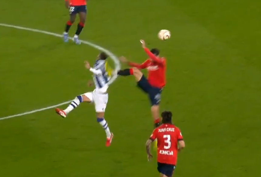 O momento em que Catena acertou nas costas de Méndez