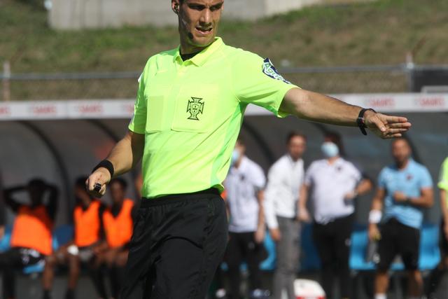 Árbitro Bruno Costa vai apitar jogo do Benfica (foto Carla Carriço)