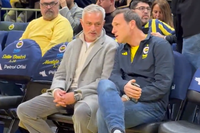 José Mourinho no Pavilhão do Fenerbahçe