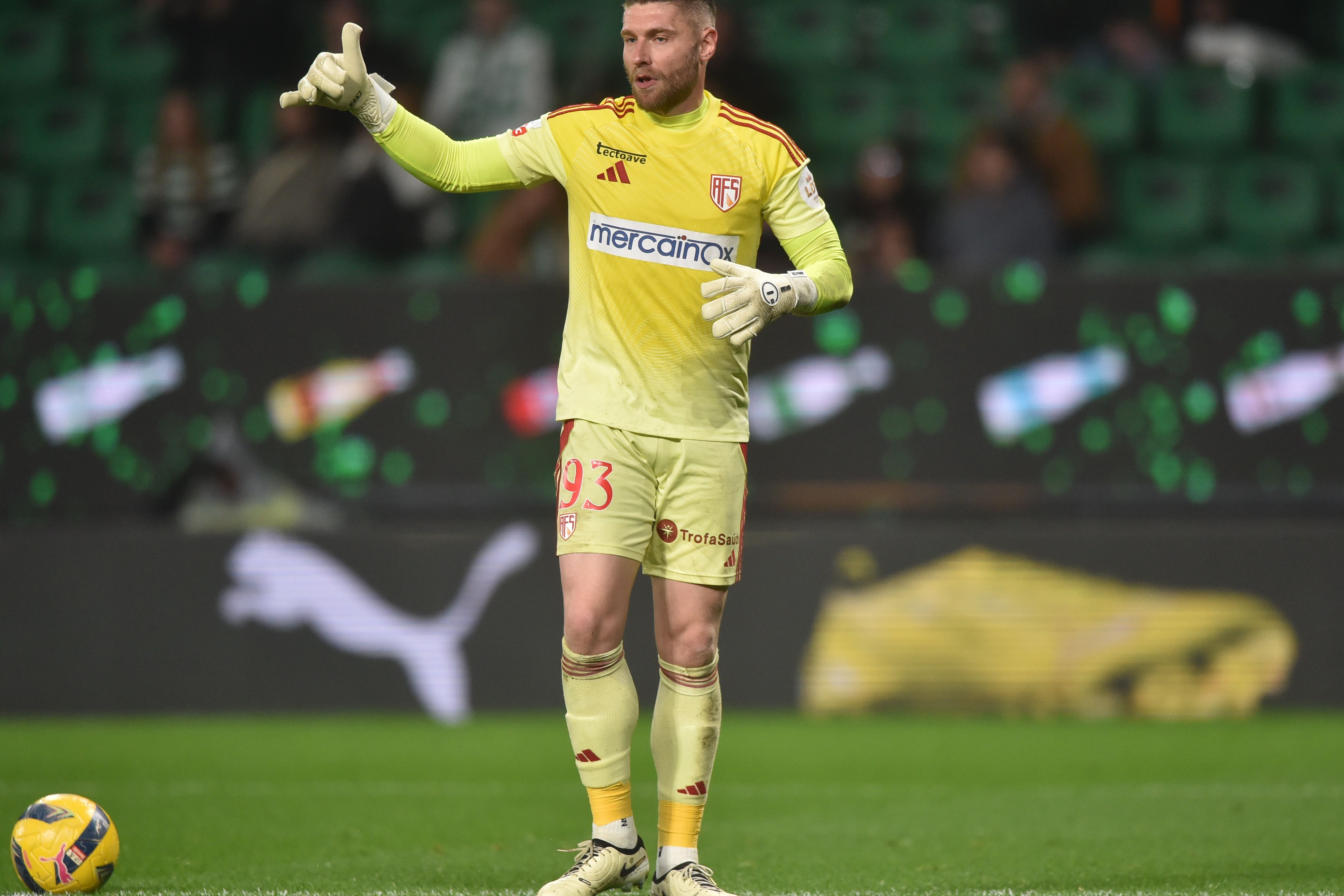 Simão Bertelli encheu a baliza do Aves SAD (Foto Miguel Nunes)