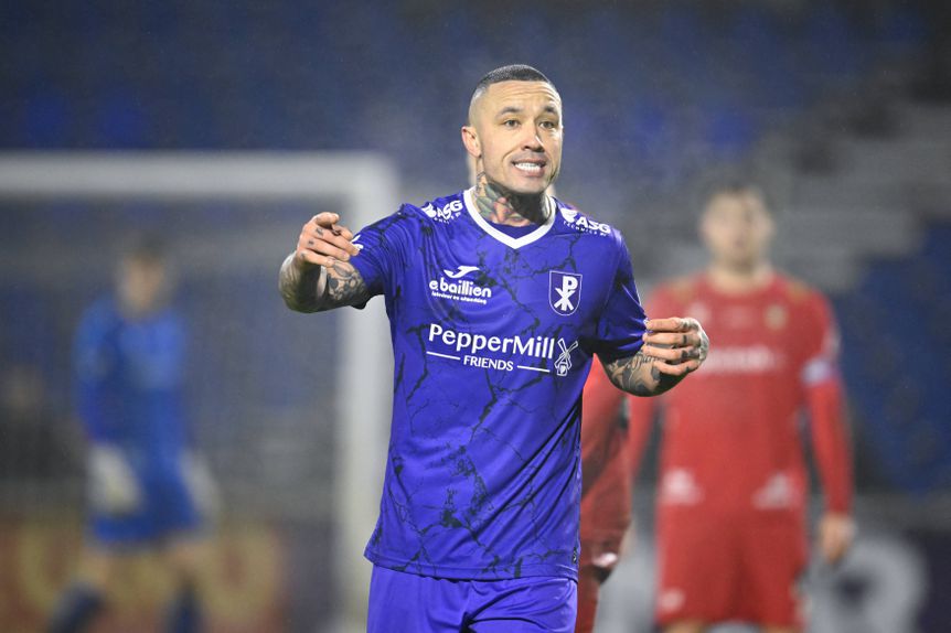 Radja Nainggolan ao serviço do Patro Eisden