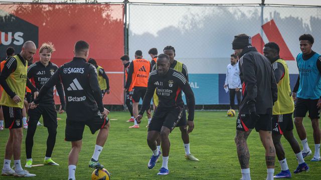 Lukebakio, extremo do Benfica, durante o treino (foto - SL Benfica)