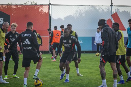 Lukebakio, extremo do Benfica, durante o treino (foto - SL Benfica)