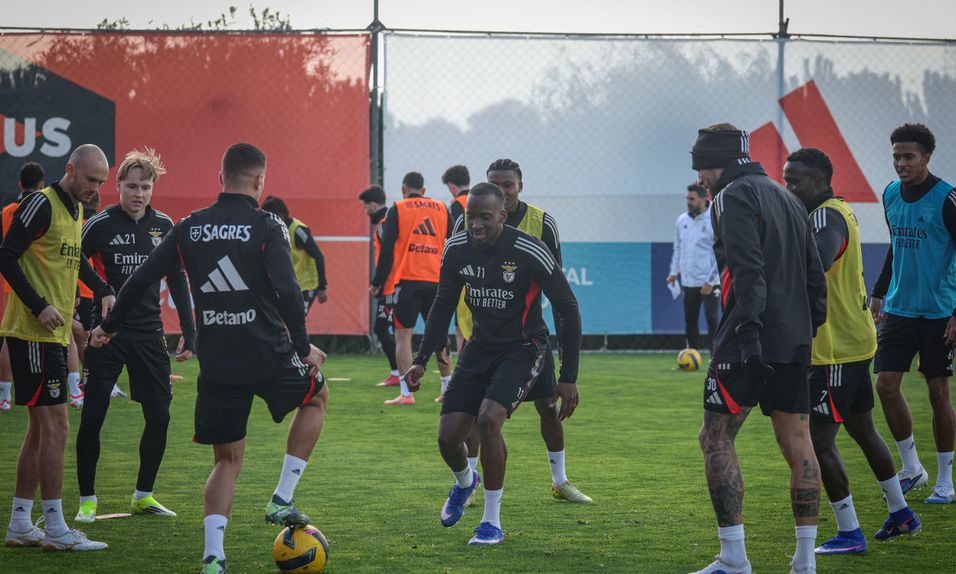 Lukebakio, extremo do Benfica, durante o treino (foto - SL Benfica)