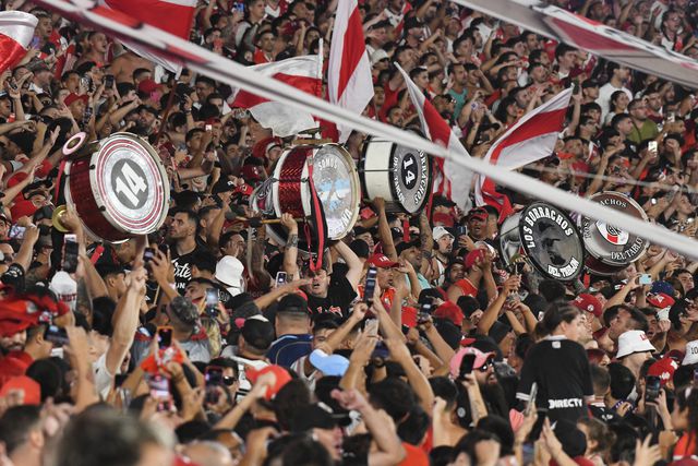 Argentina volta com cervejas nos estádios, mas com algumas condições especiais...