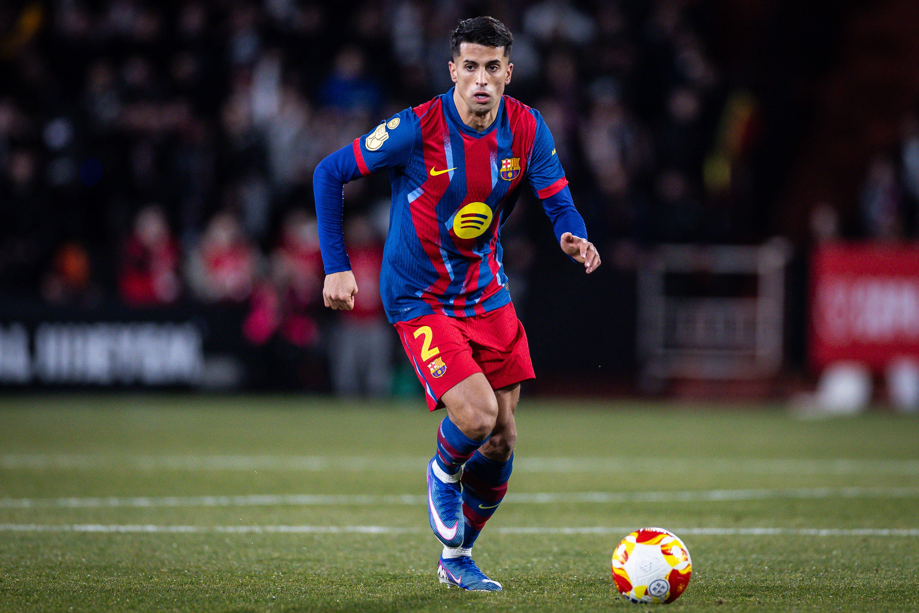 João Cancelo deixou o futebol saudita no mercado de inverno para regressar ao Barcelona