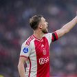 Henderson não se arrepende da saída do Liverpool e quer final de «conto de fadas» para Klopp