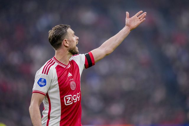 Henderson não se arrepende da saída do Liverpool e quer final de «conto de fadas» para Klopp