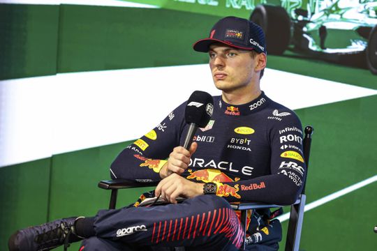 Verstappen: «Mercedes? Não se sabe o que pode acontecer mas estou bem na Red Bull»