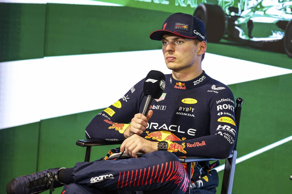 Verstappen: «Mercedes? Não se sabe o que pode acontecer mas estou bem na Red Bull»