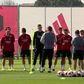 Benfica: Alexander Bah no treino antes de jogo com o Rangers