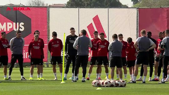 Benfica: Alexander Bah no treino antes de jogo com o Rangers