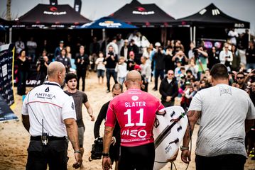 Kelly Slater falha Supertubos