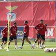 Benfica: Alexander Bah treina-se sem limitações