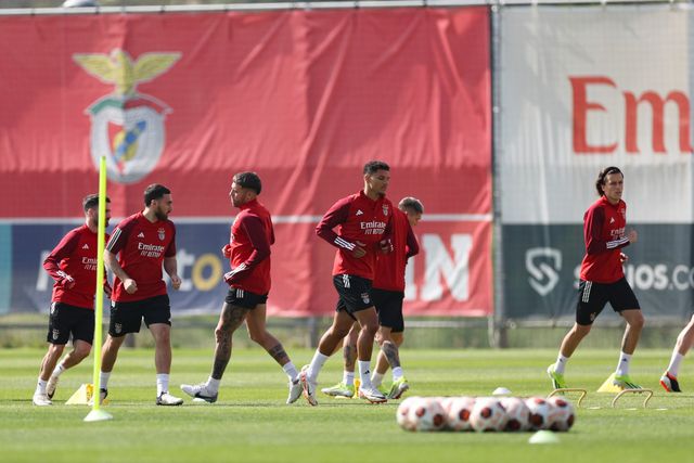 Benfica: Alexander Bah treina-se sem limitações
