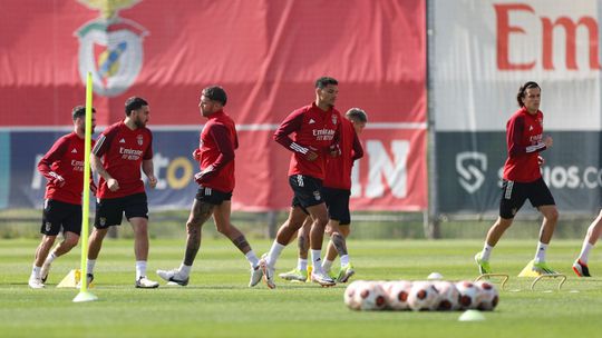 Benfica: Alexander Bah treina-se sem limitações
