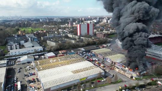 Incêndio ao pé do estádio do Southampton