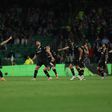 Golo de Nélson Oliveira permitiu ao Vitória de Guimarães selar o empate a 2 no reduto do Betis, na primeira mão dos oitavos de final da UEFA Conference League