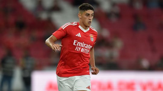 Benfica: Tiago Gouveia renova com empresa de representação